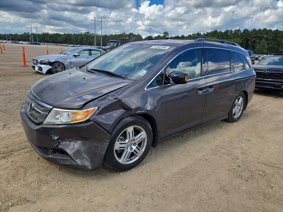 Снимка 1 от търг – 2013 HONDA ODYSSEY с VIN 5FNRL5H9XDB026398