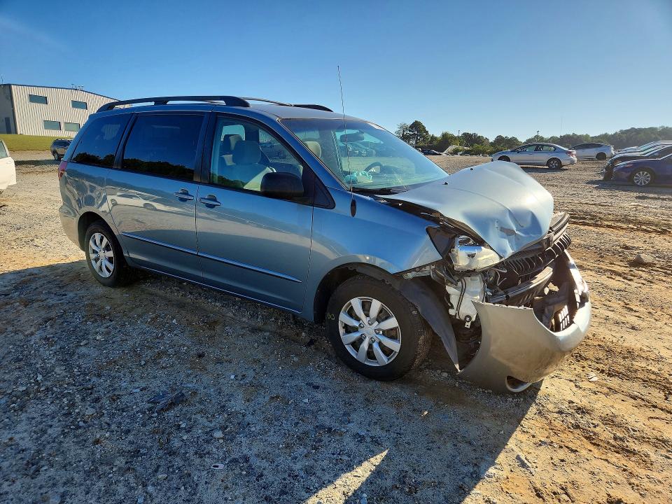 Снимка 4 от търг – 2004 TOYOTA SIENNA с VIN 5TDZA23C54S193674
