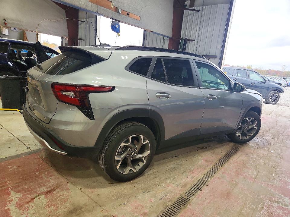 Photo 3 from auction – 2025 CHEVROLET TRAX with VIN KL77LHEPXSC325103