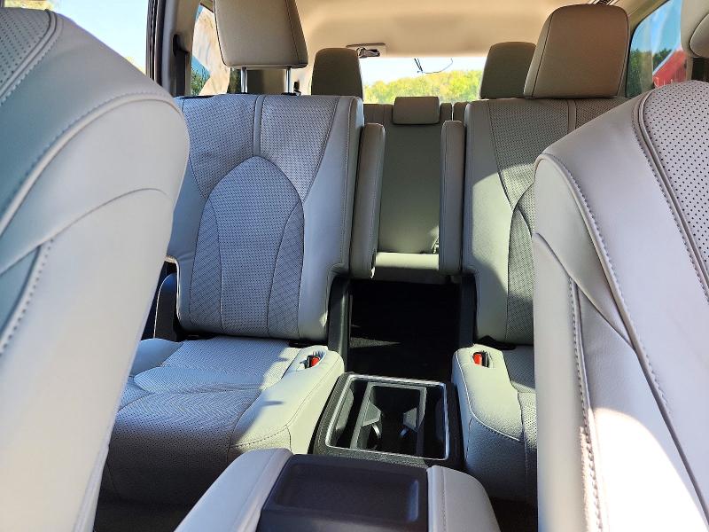 Снимка 10 от търг – 2026 TOYOTA GRAND HIGHLANDER HYBRID с VIN 5TDACAB56TS104679