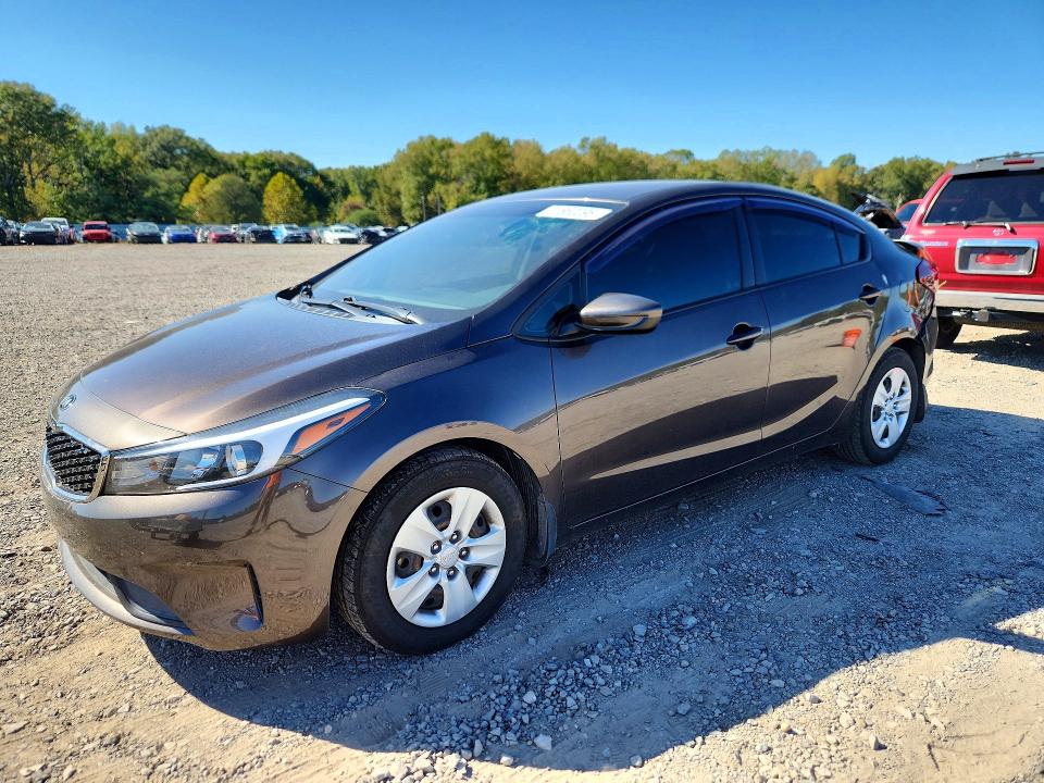 KIA FORTE 2017 с VIN 3KPFL4A79HE131354 - Снимка от търг