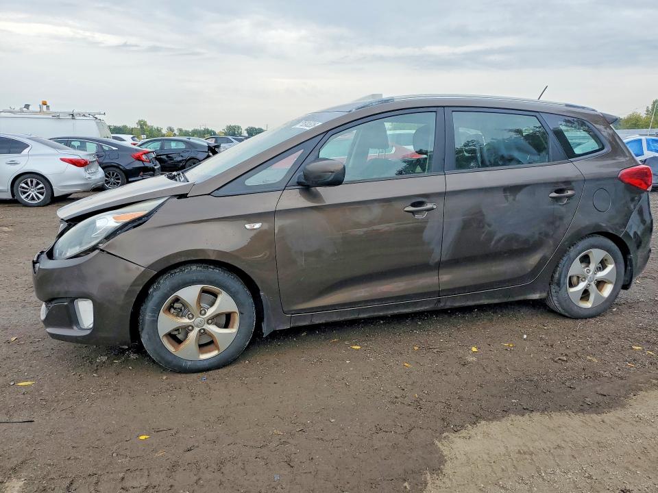 KIA RONDO 2014 مع رقم تعريف المركبة KNAHT8A34E7054768 - صورة من المزاد