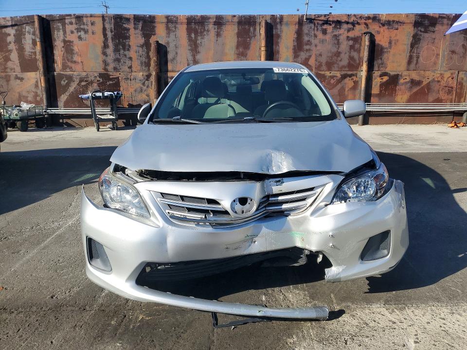 Снимка 5 от търг – 2013 TOYOTA COROLLA с VIN 5YFBU4EE5DP158340