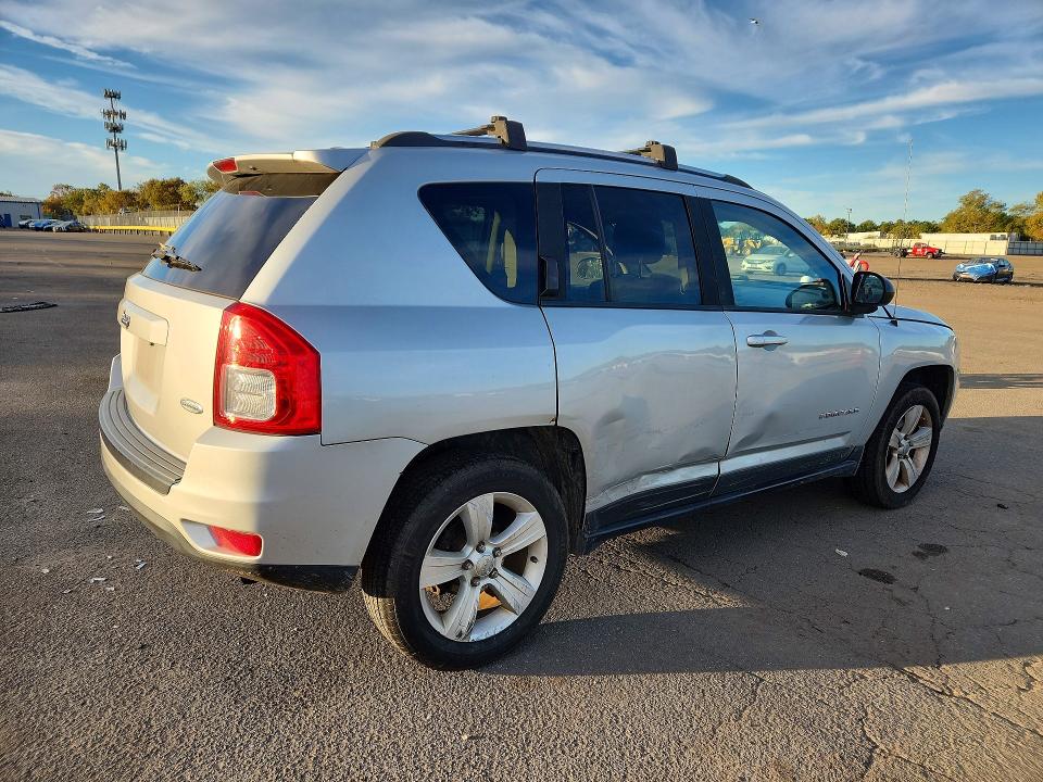 Photo 3 from auction – 2013 JEEP COMPASS with VIN 1C4NJDEB7DD253500