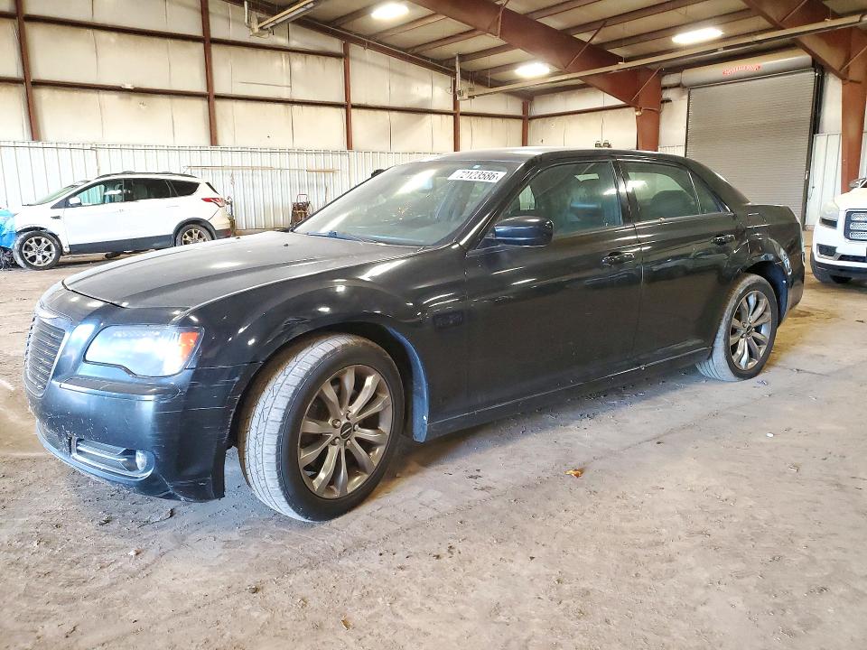 CHRYSLER 300 2014 مع رقم تعريف المركبة 2C3CCAGG9EH357200 - صورة من المزاد