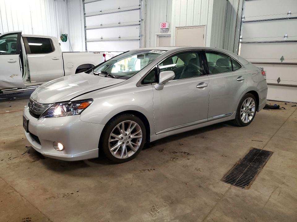 LEXUS HS 2010 مع رقم تعريف المركبة JTHBB1BAXA2034448 - صورة من المزاد