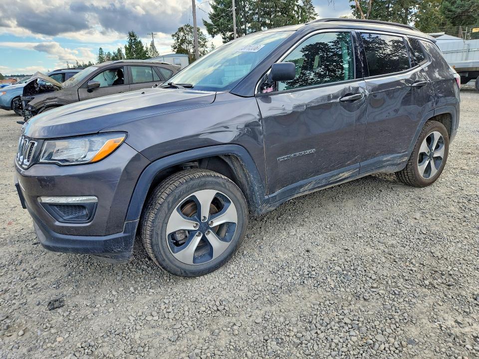 JEEP COMPASS 2019 مع رقم تعريف المركبة 3C4NJDBB2KT749901 - صورة من المزاد