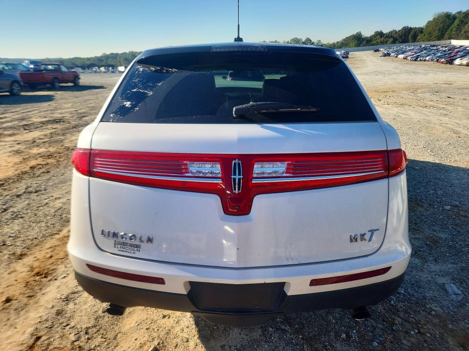 Photo 6 from auction – 2019 LINCOLN MKT with VIN 2LMHJ5ATXKBL00166