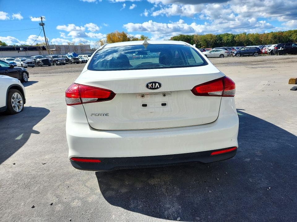 Фото 6 с аукциона – 2018 KIA FORTE с VIN 3KPFK4A72JE205626