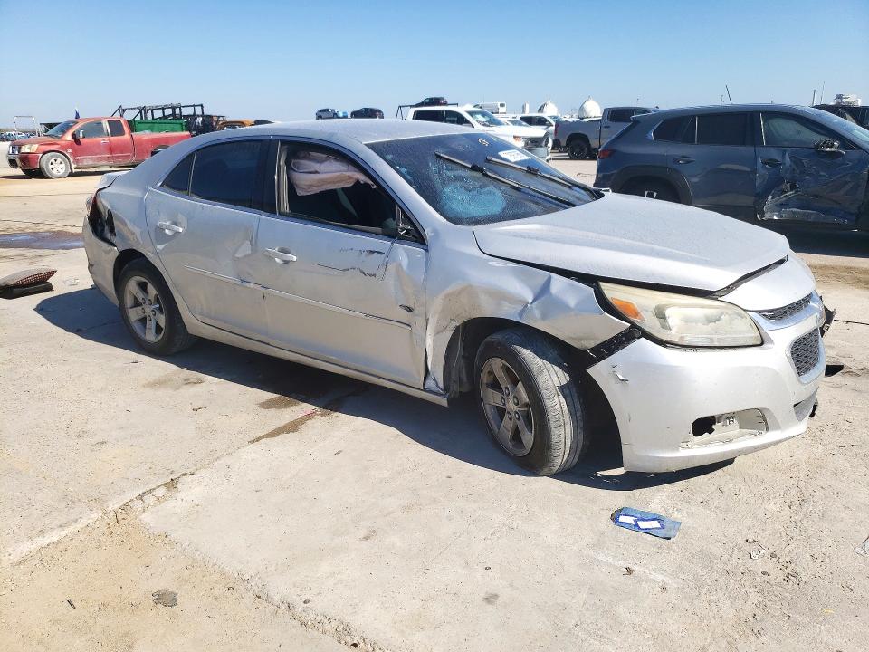 Photo 4 from auction – 2015 CHEVROLET MALIBU with VIN 1G11A5SL9FF332717