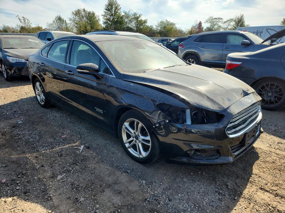 Foto 4 de la subasta – 2016 FORD FUSION con VIN 3FA6P0SU2GR286505