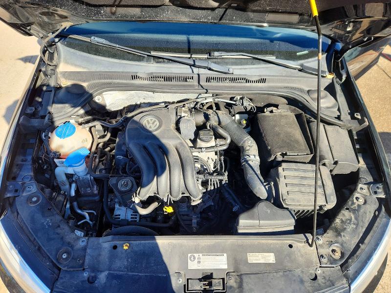 Photo 11 from auction – 2015 VOLKSWAGEN JETTA with VIN 3VW1K7AJ4FM340818