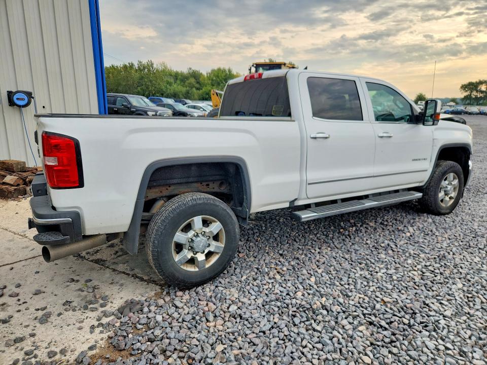 Photo 3 from auction – 2019 GMC SIERRA with VIN 1GT12REY8KF282132