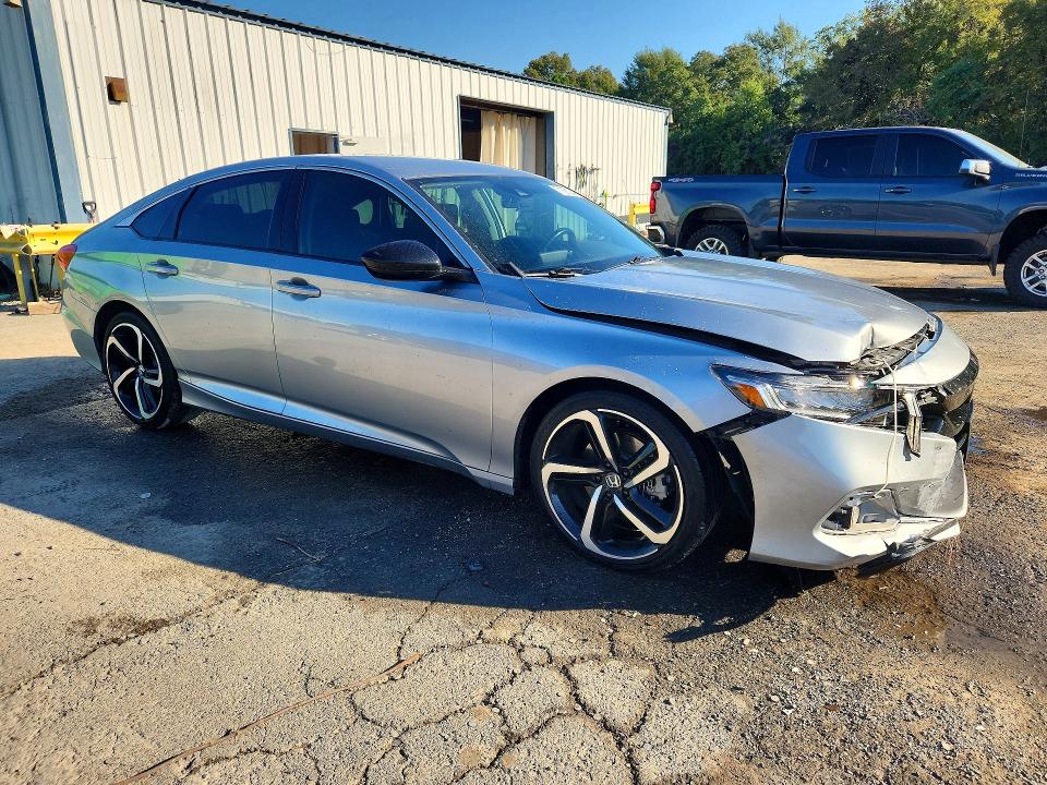Снимка 4 от търг – 2022 HONDA ACCORD с VIN 1HGCV1F49NA114628