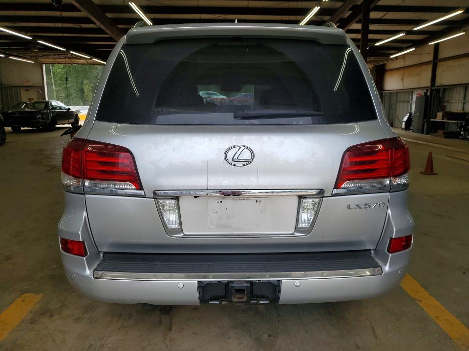 Foto 6 de la subasta – 2013 LEXUS LX con VIN JTJHY7AX7D4085690