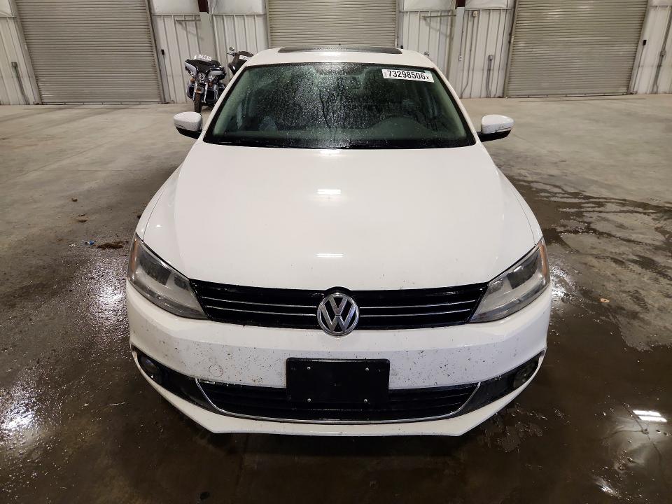 Снимка 5 от търг – 2011 VOLKSWAGEN JETTA с VIN 3VWLZ7AJ4BM354474