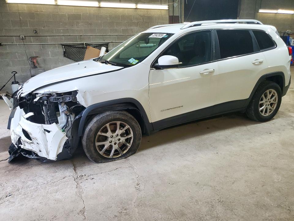 JEEP CHEROKEE 2017 with VIN 1C4PJMCB1HW605265 - Photo from auction