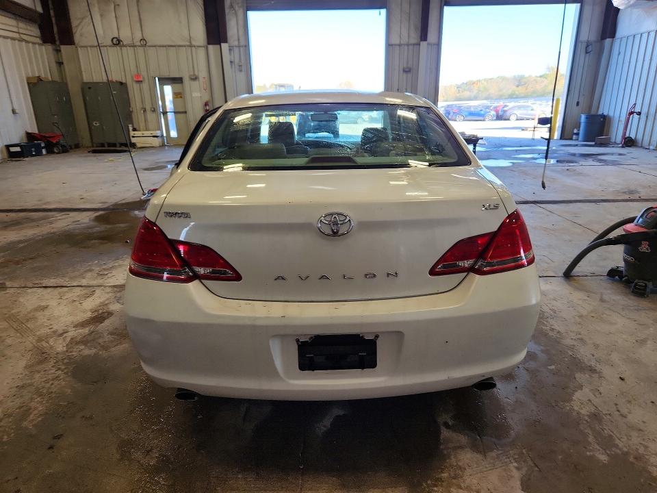 Photo 6 from auction – 2005 TOYOTA AVALON with VIN 4T1BK36B15U038720