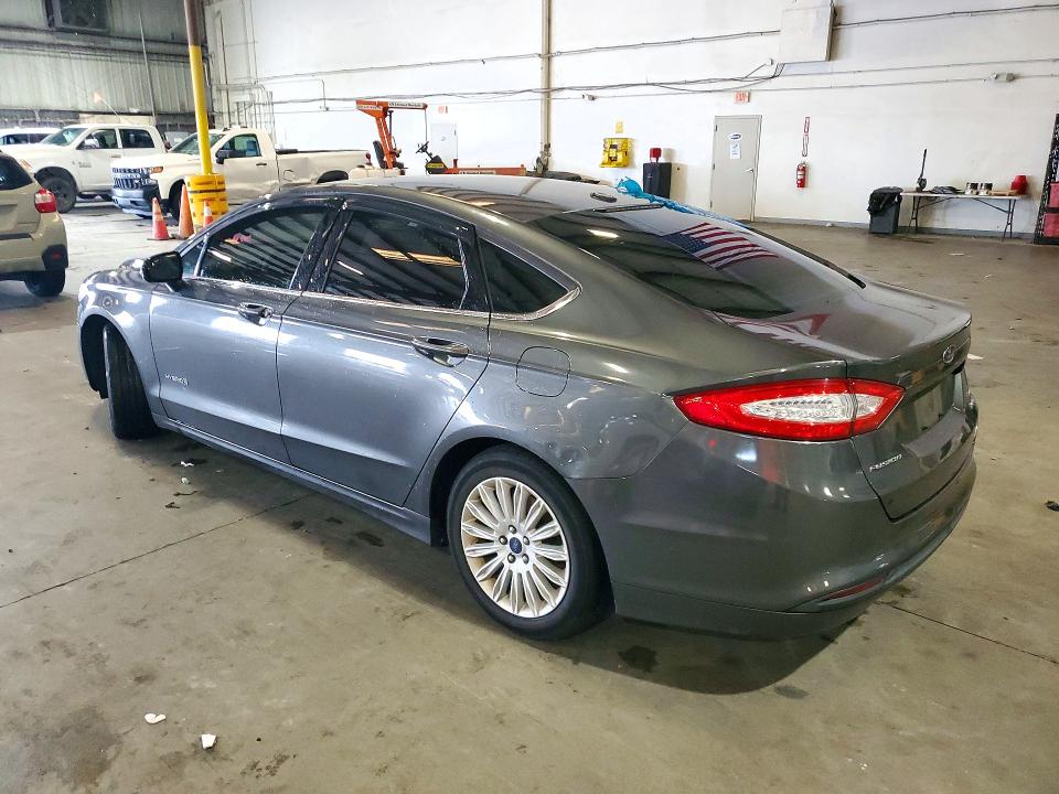 Photo 2 from auction – 2016 FORD FUSION with VIN 3FA6P0LU3GR264804