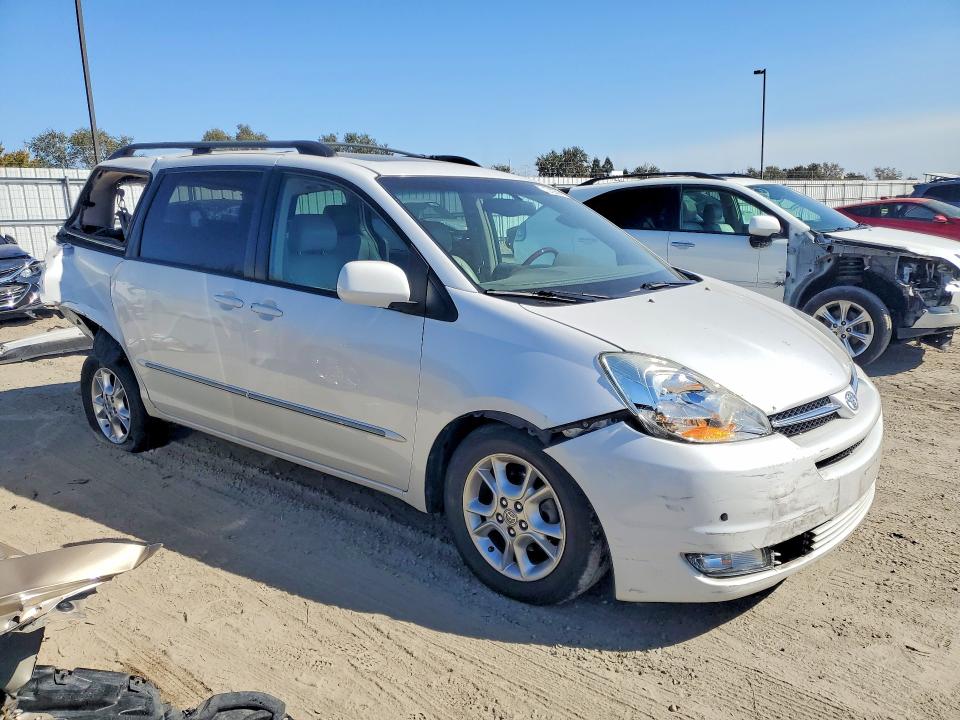 Photo 4 from auction – 2004 TOYOTA SIENNA with VIN 5TDBA22C04S019322