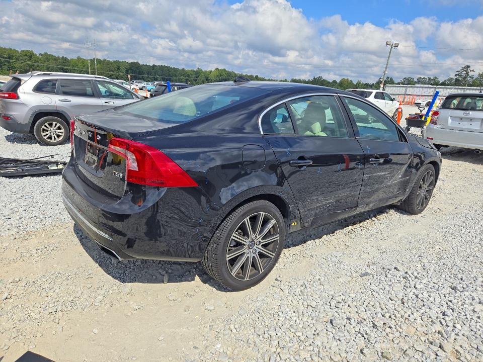 Zdjęcie 3 z aukcji – 2017 VOLVO S60 z VIN LYV402HK9HB152795