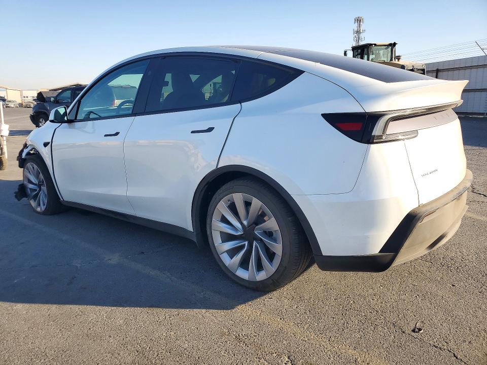 Снимка 2 от търг – 2026 TESLA MODEL Y с VIN 7SAYGDEE5TF329151