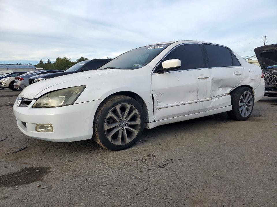 HONDA ACCORD 2006 с VIN 1HGCM56836A072486 - Снимка от търг