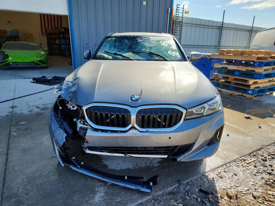 صورة رقم 5 من المزاد - 2024 BMW 330XI مع VIN 3MW89FF06R8D89519