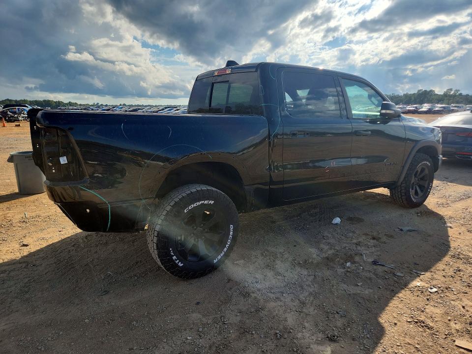 Снимка 3 от търг – 2021 RAM 1500 с VIN 1C6SRFLM4MN741798