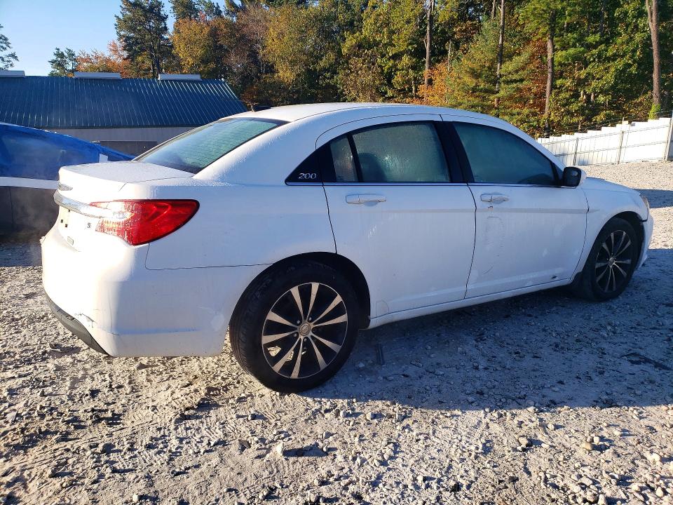 Foto 3 de la subasta – 2011 CHRYSLER 200 con VIN 1C3BC8FG0BN612356