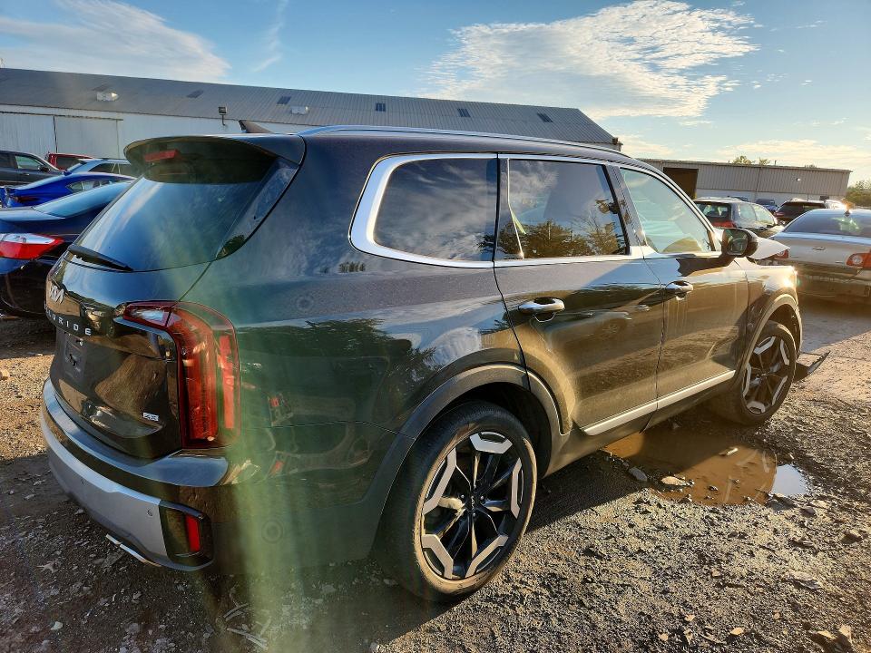 Снимка 3 от търг – 2023 KIA TELLURIDE с VIN 5XYP6DGC1PG401971