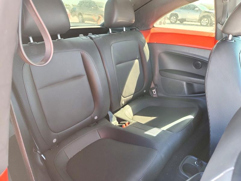 Снимка 10 от търг – 2016 VOLKSWAGEN BEETLE с VIN 3VWJ07AT1GM627056