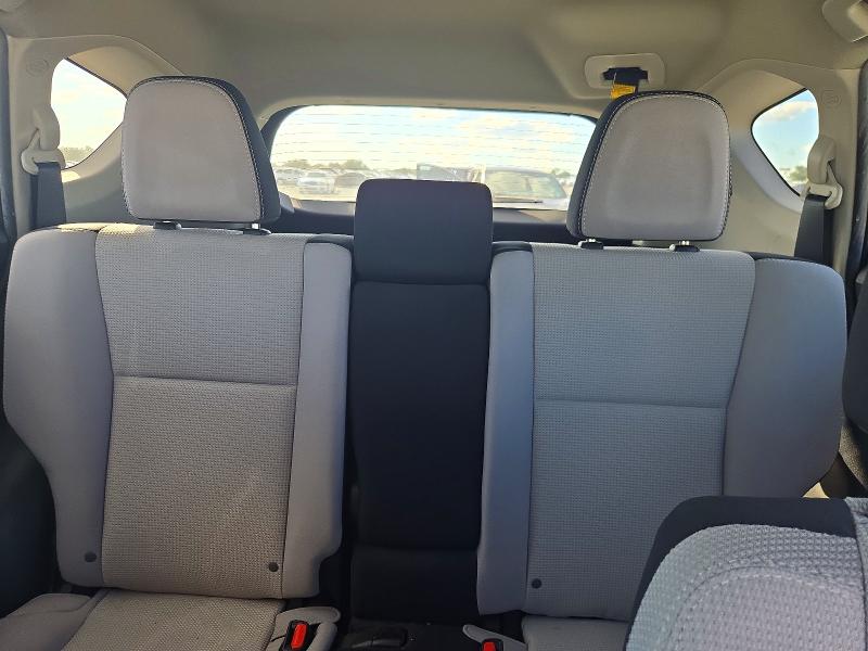 Снимка 10 от търг – 2017 TOYOTA RAV4 с VIN 2T3RFREV2HW562987