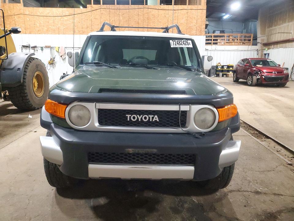 Photo 5 from auction – 2010 TOYOTA FJ CRUISER with VIN JTEBU4BF5AK078698