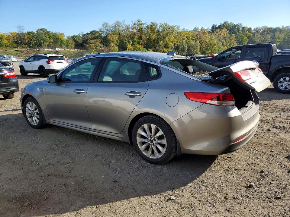 Фото 2 с аукциона – 2018 KIA OPTIMA с VIN 5XXGT4L3XJG270744