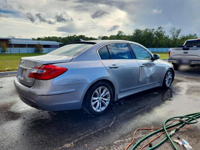 Photo 3 from auction – 2013 HYUNDAI GENESIS with VIN KMHGC4DD6DU249942