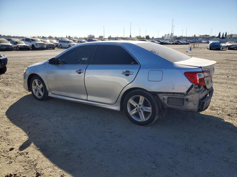 Снимка 2 от търг – 2014 TOYOTA CAMRY с VIN 4T1BF1FK6EU860311