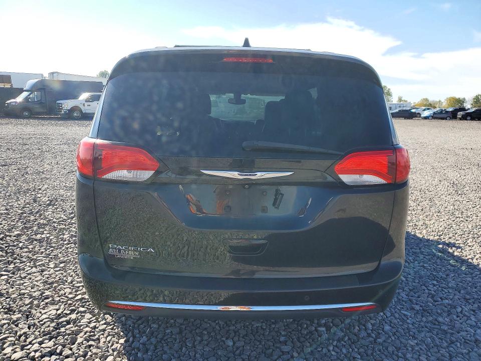 Фото 6 с аукциона – 2018 CHRYSLER PACIFICA с VIN 2C4RC1EG0JR227352