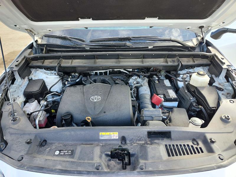 Photo 11 from auction – 2022 TOYOTA HIGHLANDER with VIN 5TDFZRAH5NS142275