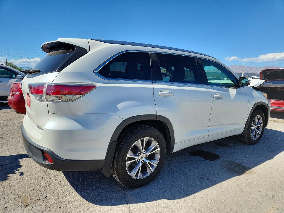 Photo 3 from auction – 2014 TOYOTA HIGHLANDER with VIN 5TDJKRFH7ES021903