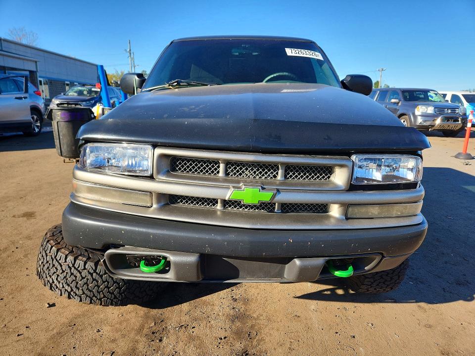 Снимка 5 от търг – 2002 CHEVROLET S TRUCK с VIN 1GCCT19W228134949
