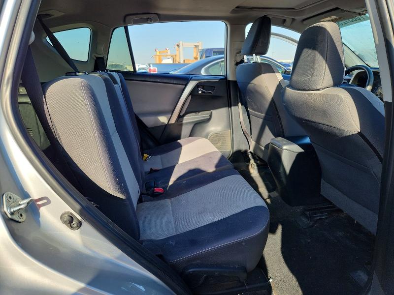 Снимка 11 от търг – 2015 TOYOTA RAV4 с VIN JTMWFREV1FJ044500