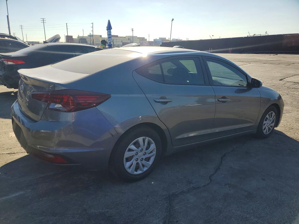 Снимка 3 от търг – 2019 HYUNDAI ELANTRA с VIN 5NPD74LF2KH424970