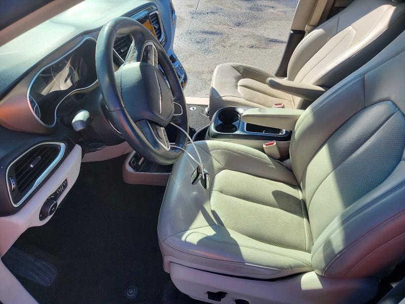 Photo 7 from auction – 2017 CHRYSLER PACIFICA with VIN 2C4RC1EG9HR534318