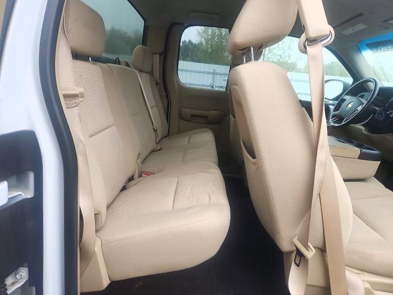 Снимка 10 от търг – 2011 CHEVROLET SILVERADO с VIN 1GCRKSE34BZ272260