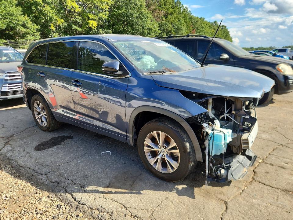 Photo 4 from auction – 2016 TOYOTA HIGHLANDER with VIN 5TDZKRFH2GS123129