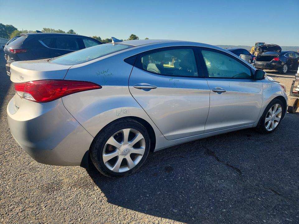 Photo 3 from auction – 2013 HYUNDAI ELANTRA with VIN 5NPDH4AE7DH159330
