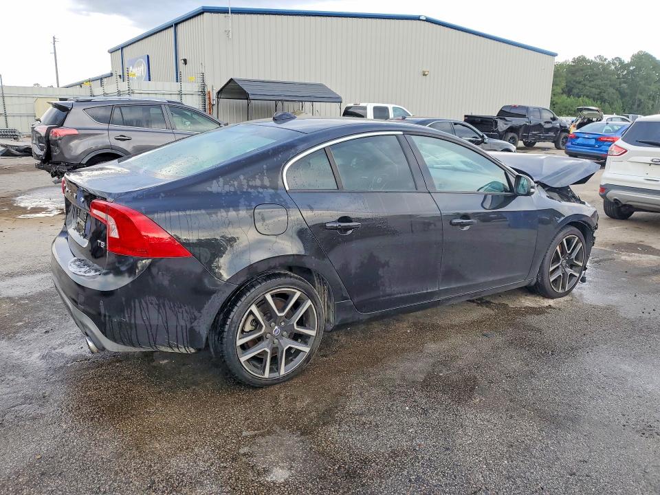 Photo 3 from auction – 2017 VOLVO S60 with VIN YV126MFL3H2432138
