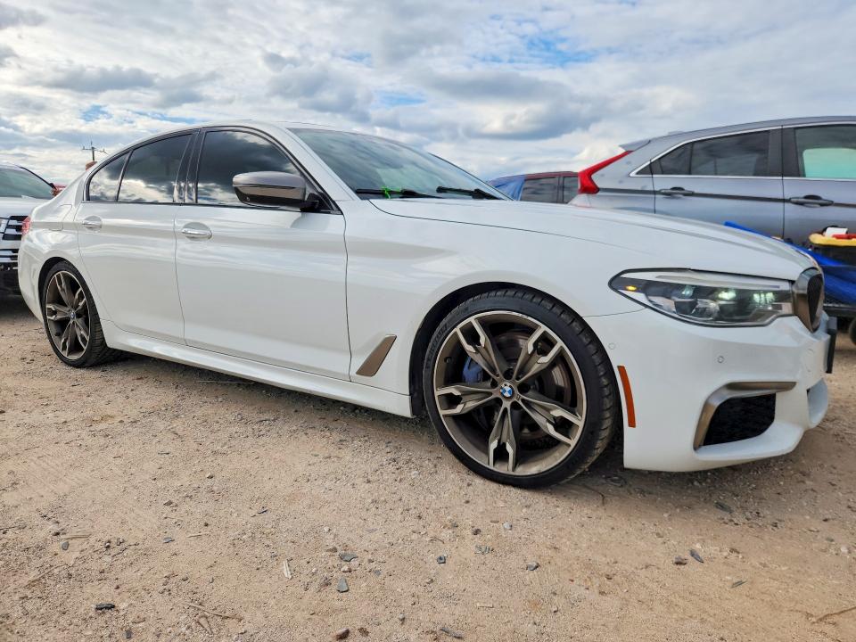 Снимка 4 от търг – 2018 BMW M550XI с VIN WBAJB9C52JB036320