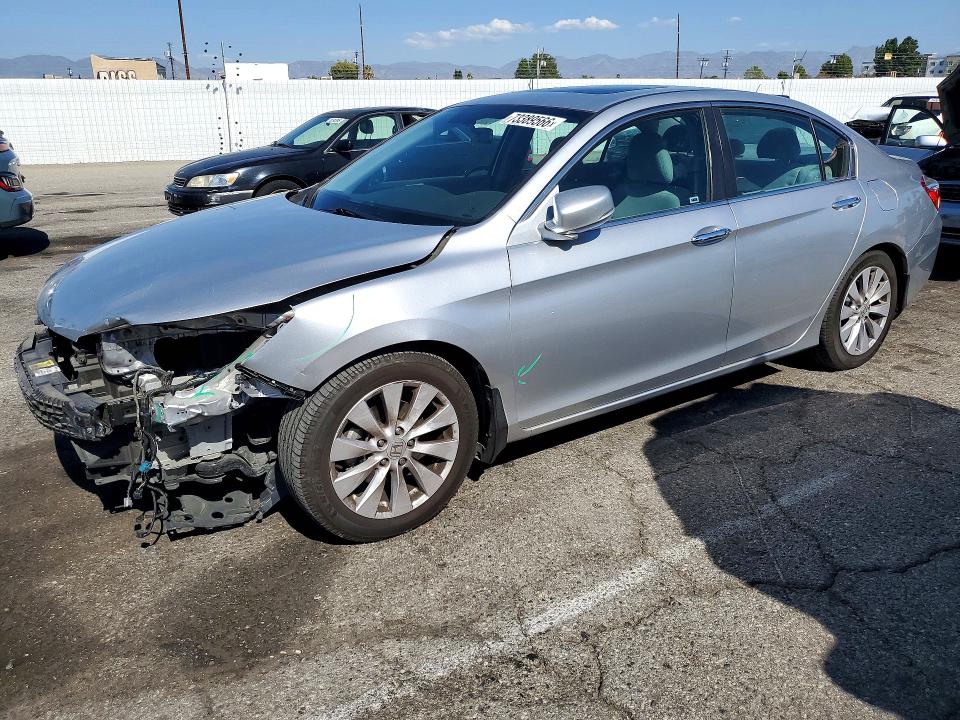 HONDA ACCORD 2015 с VIN 1HGCR2F73FA036496 - Снимка от търг